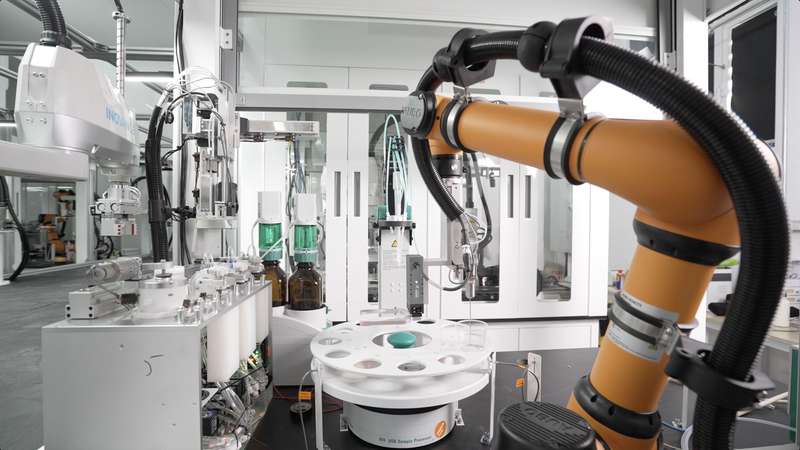 实验室里空无一人，研发效率却翻倍？戴纳科技的黑灯实验室能带给我们哪些启发 IT技术