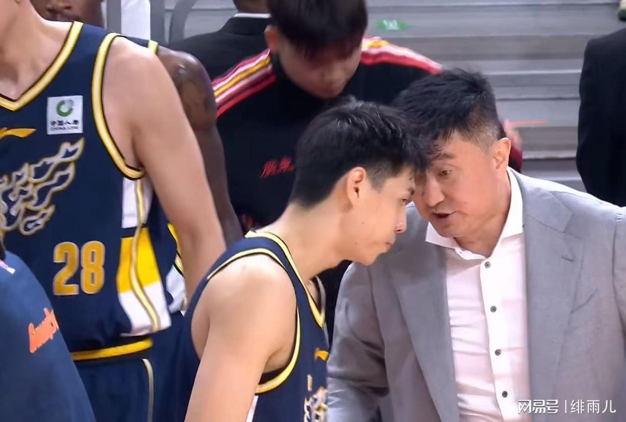  豪阵迷局：名帅离任后的广东队，正酝酿一场怎样的风暴？ 体育新闻