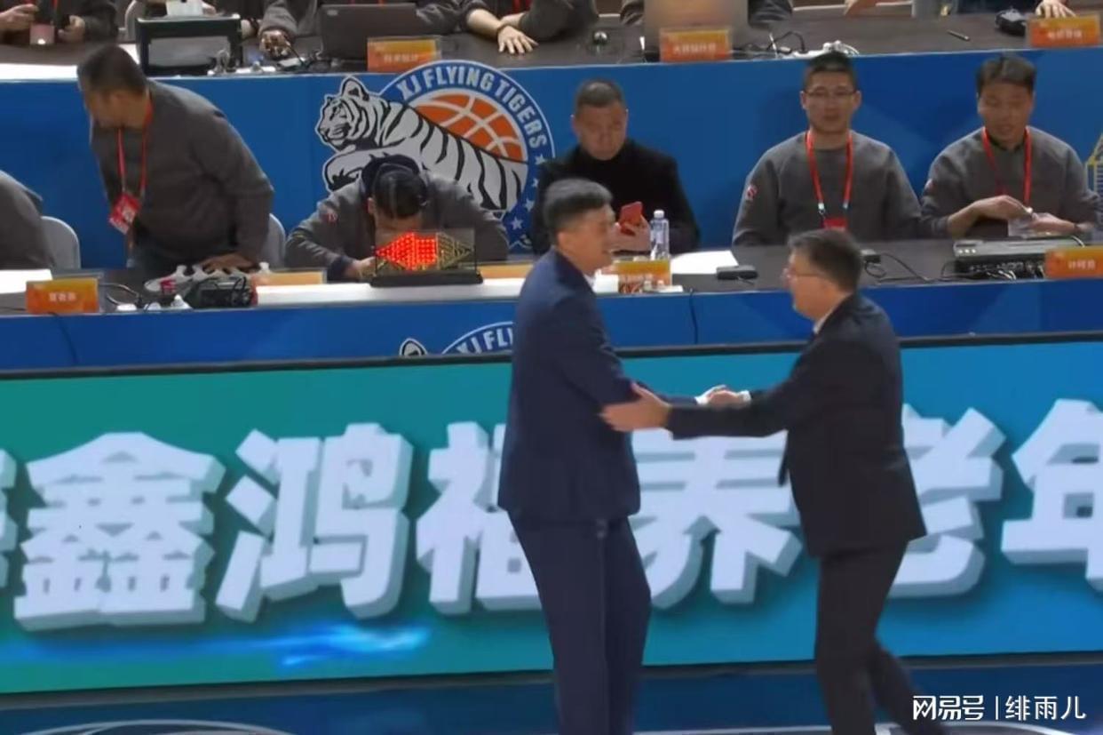  豪阵迷局：名帅离任后的广东队，正酝酿一场怎样的风暴？ 体育新闻