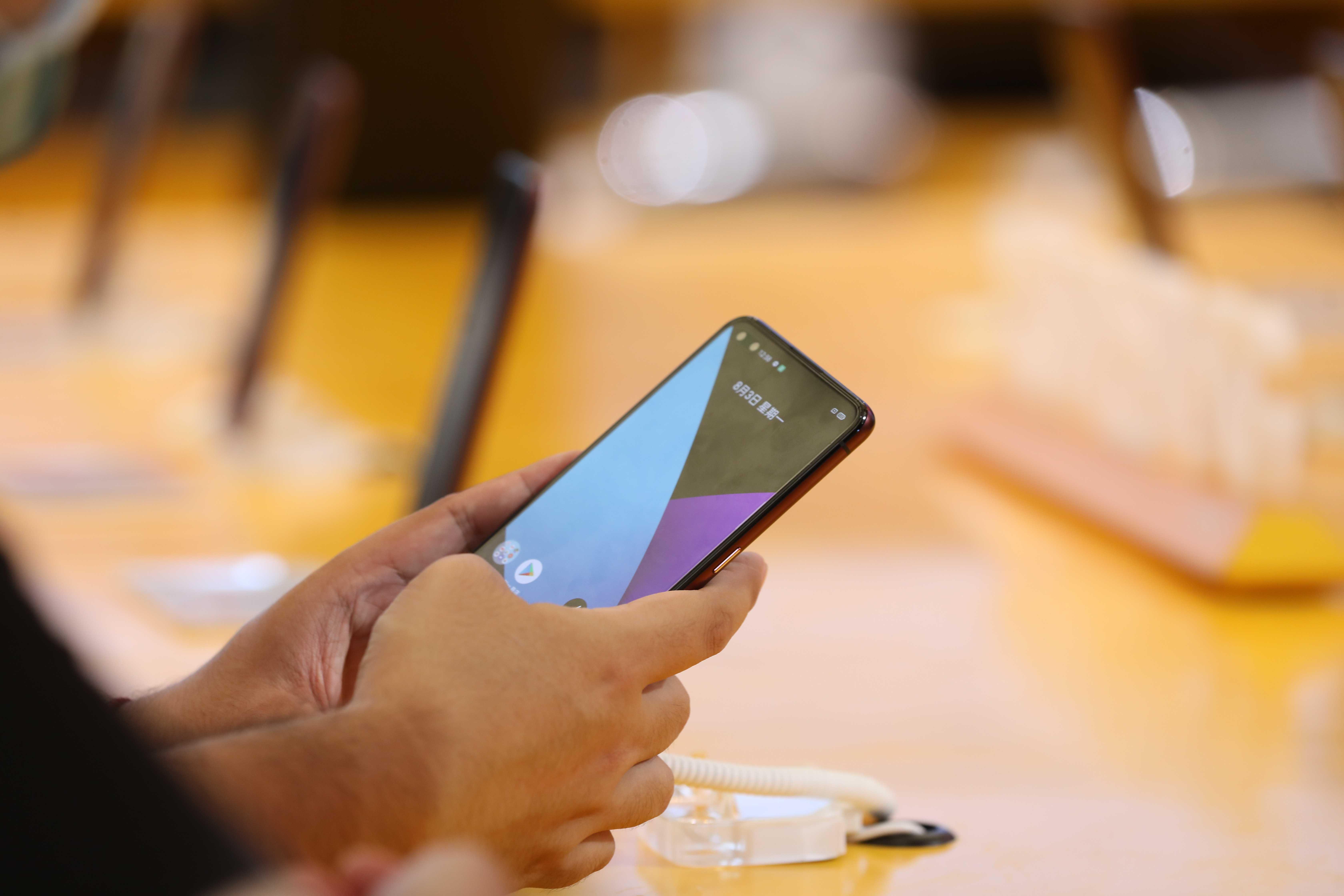  跨境贸易的无形围墙：一场关于碳排放的商业博弈 企业服务