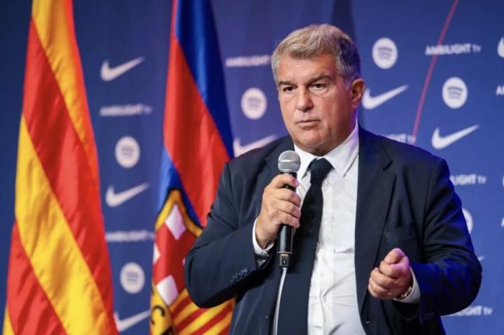  巴萨选举尘埃落定，拉波尔塔连任源于球场荣耀。 体育新闻