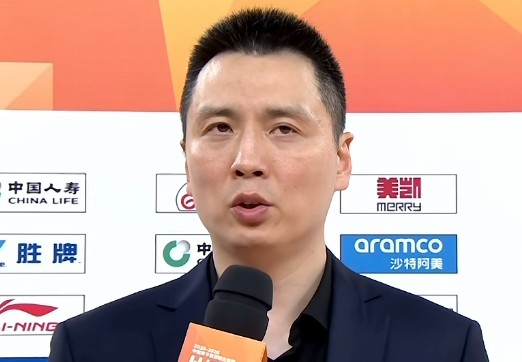  进攻节奏显著提升，防守端仍需警醒；卢伟赛后剖析上海队取胜关键，松懈问题不容忽视 体育新闻 进攻节奏显著提升，防守端仍需警醒；卢伟赛后剖析上海队取胜关键，松懈问题不容忽视 体育新闻