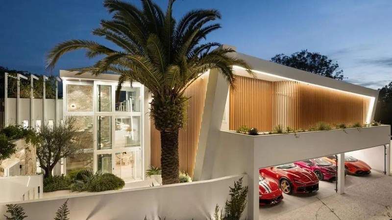  澳洲地产巨头预见AI风暴；豪宅主人选择全部清仓；两年后或能低价回购。 房产家居