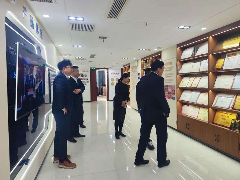  行业领军企业共话未来；上海钢联董事长一行到访中钢网；深化合作开启新篇章。 IT技术