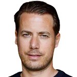  多特内部矛盾浮现；凯尔与里肯关系紧张导致离职；俱乐部开启新调整。 体育新闻