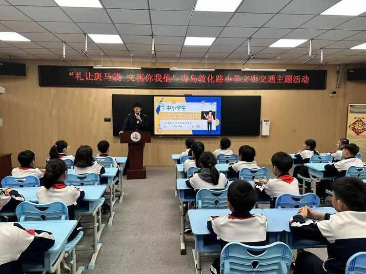  从理论到实践：斑马线安全与公交乘降的系统性解析 新闻 从理论到实践：斑马线安全与公交乘降的系统性解析 新闻 从理论到实践：斑马线安全与公交乘降的系统性解析 新闻