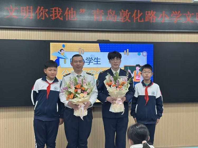  从理论到实践：斑马线安全与公交乘降的系统性解析 新闻 从理论到实践：斑马线安全与公交乘降的系统性解析 新闻 从理论到实践：斑马线安全与公交乘降的系统性解析 新闻
