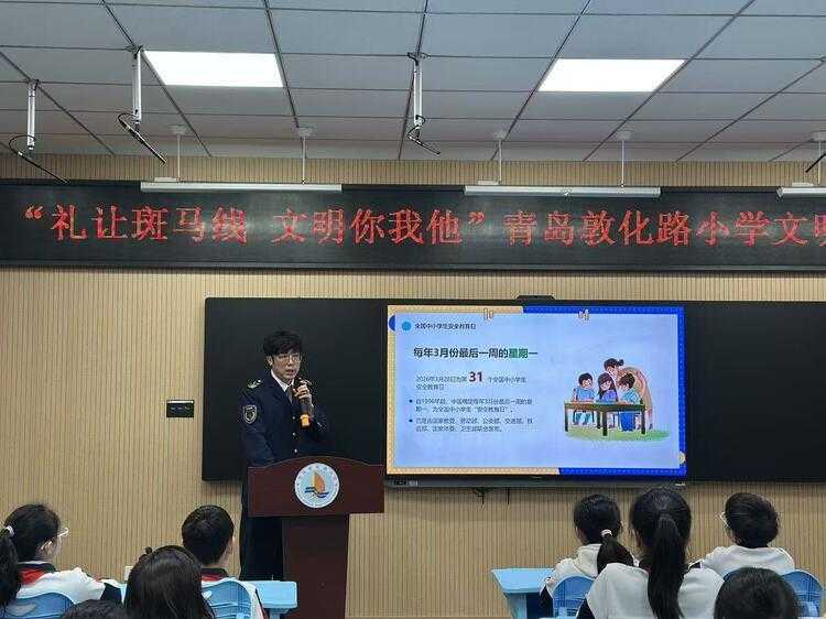  从理论到实践：斑马线安全与公交乘降的系统性解析 新闻 从理论到实践：斑马线安全与公交乘降的系统性解析 新闻 从理论到实践：斑马线安全与公交乘降的系统性解析 新闻