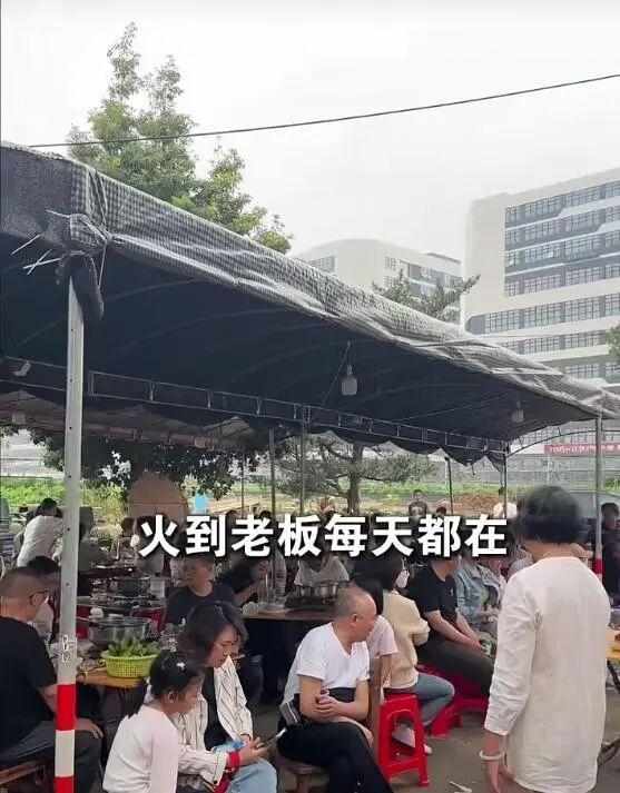  【流量冲击深度剖析】一家顺德鸡煲店如何被千万级网红视频"引爆"：从10桌到200桌的经营危机复盘 企业服务